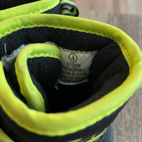 Baby boy winter boots - Picture 2 of 3